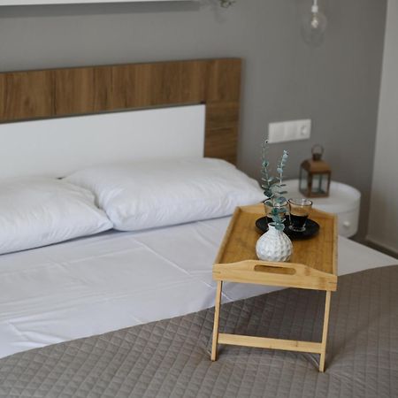 Our Home-Fully Renovated Apartments And Studios By The Sea Никити Экстерьер фото