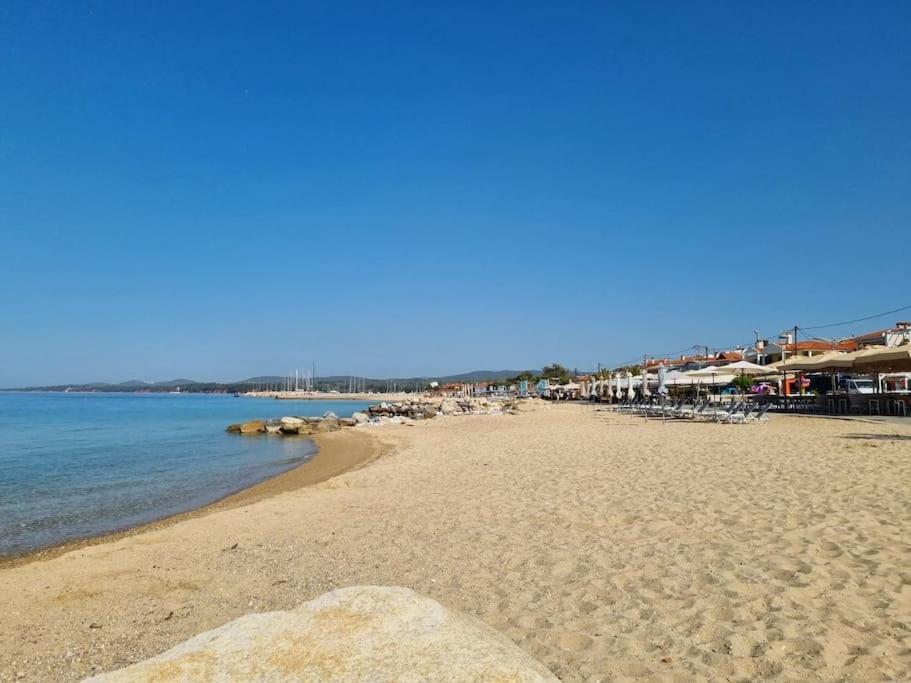 Our Home-Fully Renovated Apartments And Studios By The Sea Никити Экстерьер фото