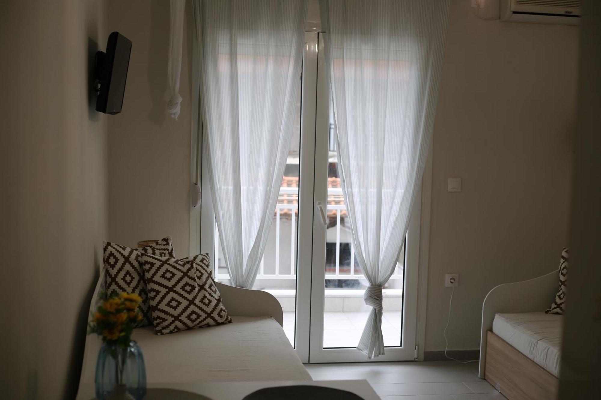 Our Home-Fully Renovated Apartments And Studios By The Sea Никити Экстерьер фото