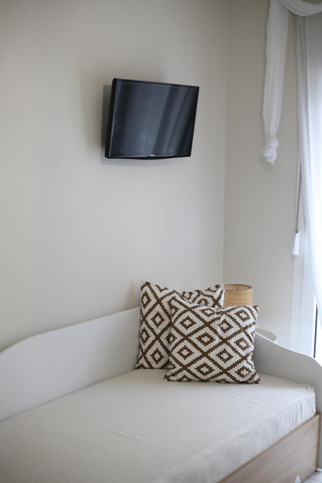Our Home-Fully Renovated Apartments And Studios By The Sea Никити Экстерьер фото